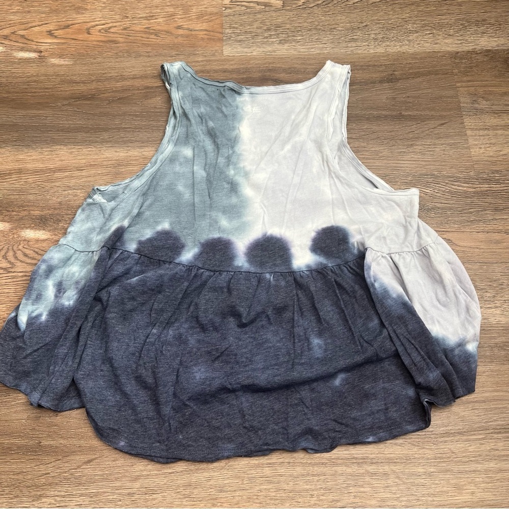 American Eagle Outfitters V-Neck Blue Ombre Tie Dye Peplum Tank Top - Picture 2 of 8
